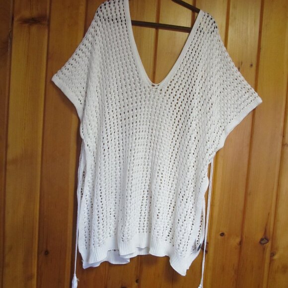 White Crochet Beach Coverup Boho tassles  One size  Cruise clothing - Picture 1 of 3